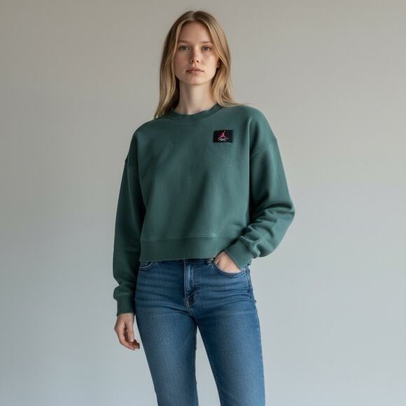 Jordan Tops - Jordan Flight Fleece Women’s L Loose Fit Oversized Crewneck Mod Crop Sweatshirt